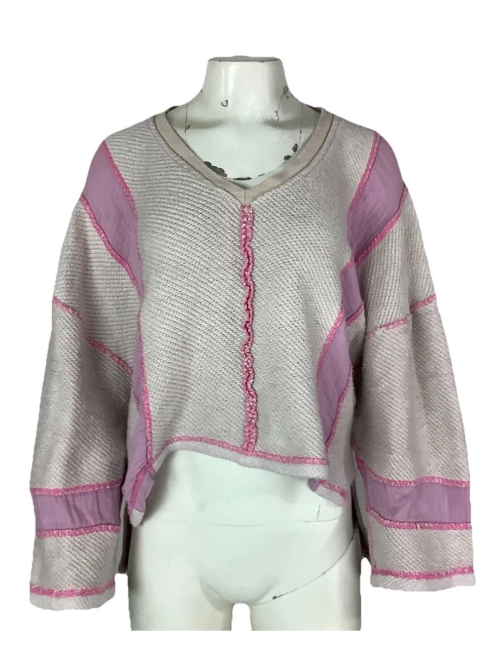 Out From Under UO Sz S Cropped Oversized Flare Sleeve Sweater Gray Pink